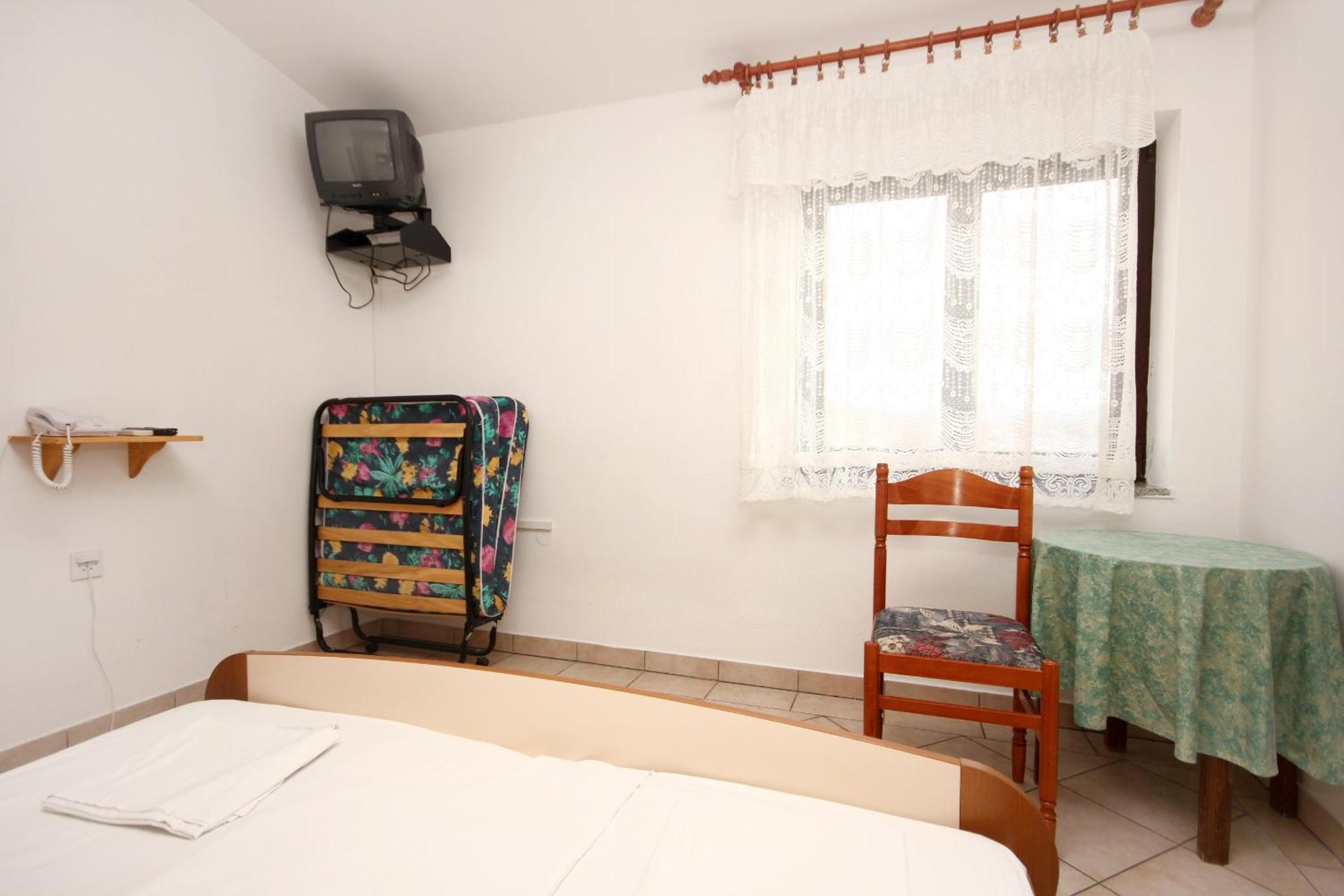 Apartments And Rooms By The Sea Pag - 3152 Pag Town Quarto foto