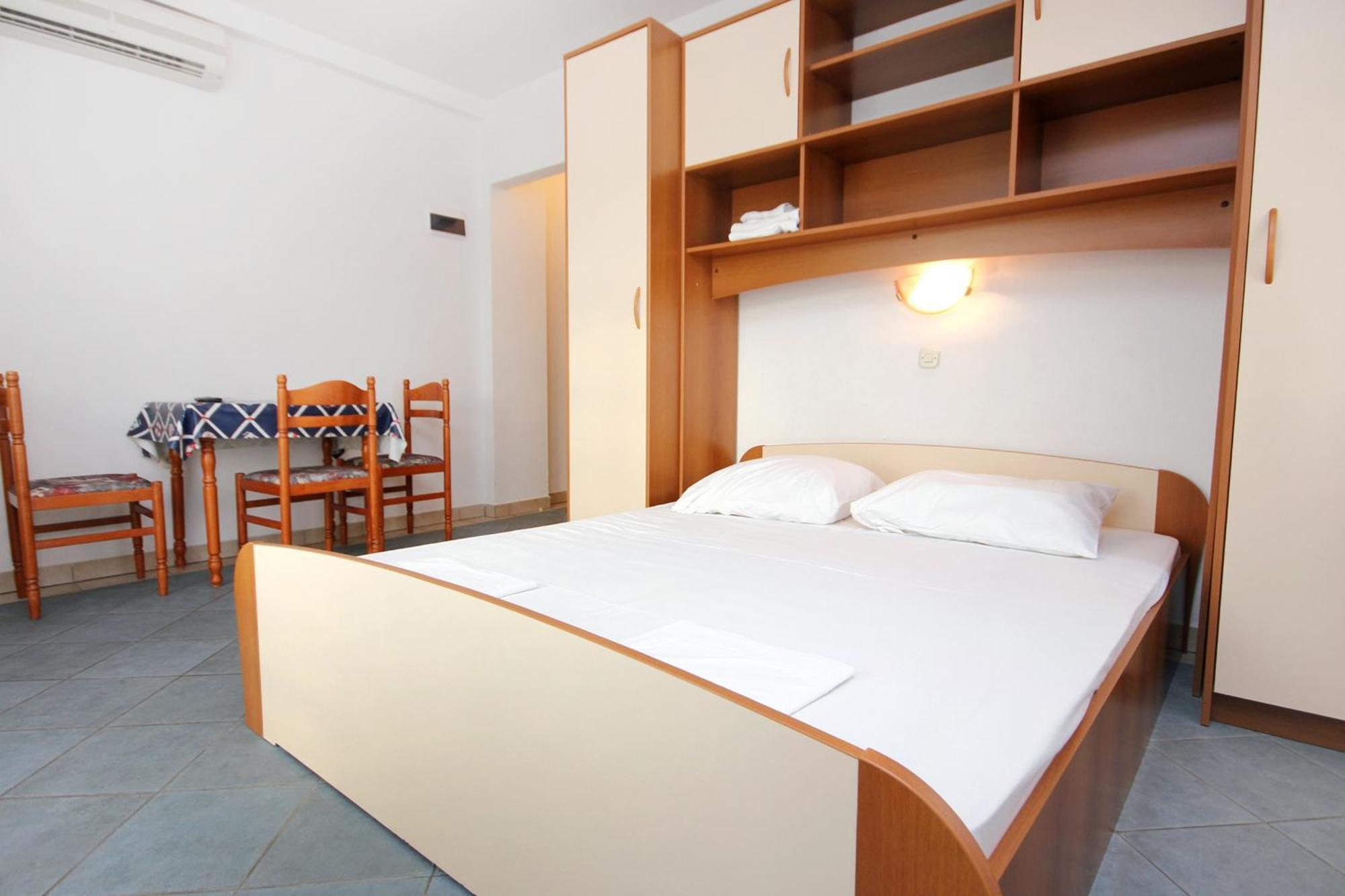Apartments And Rooms By The Sea Pag - 3152 Pag Town Quarto foto