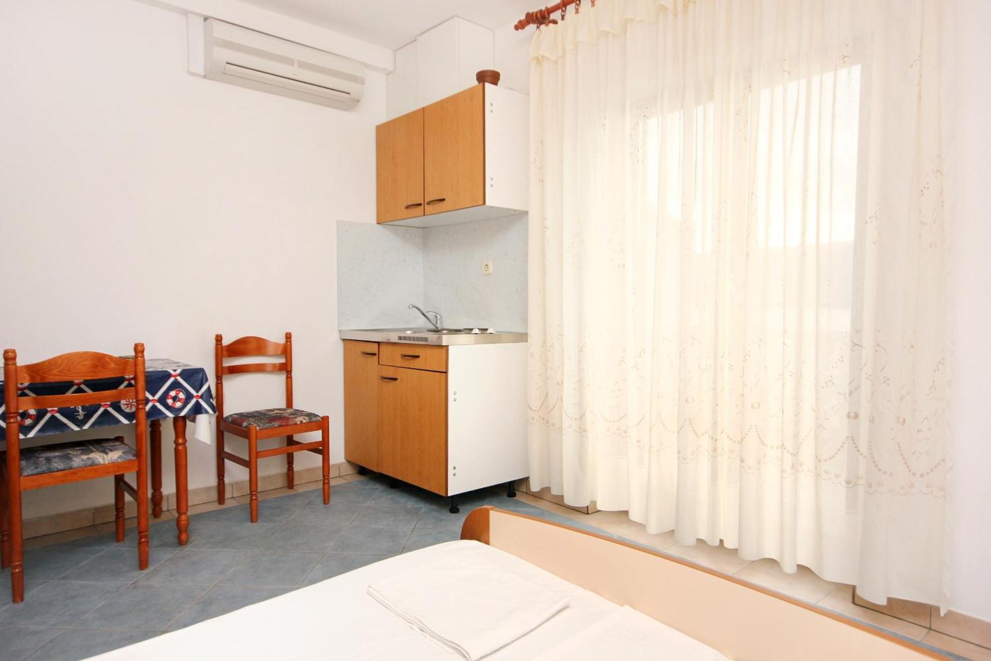 Apartments And Rooms By The Sea Pag - 3152 Pag Town Quarto foto